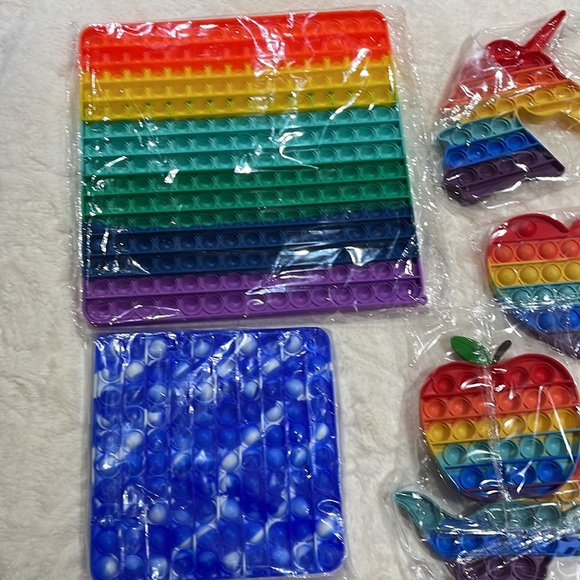 Pop fidget toys lot of 6 new in bag anti stress anxiety stocking stuffers - Picture 4 of 6
